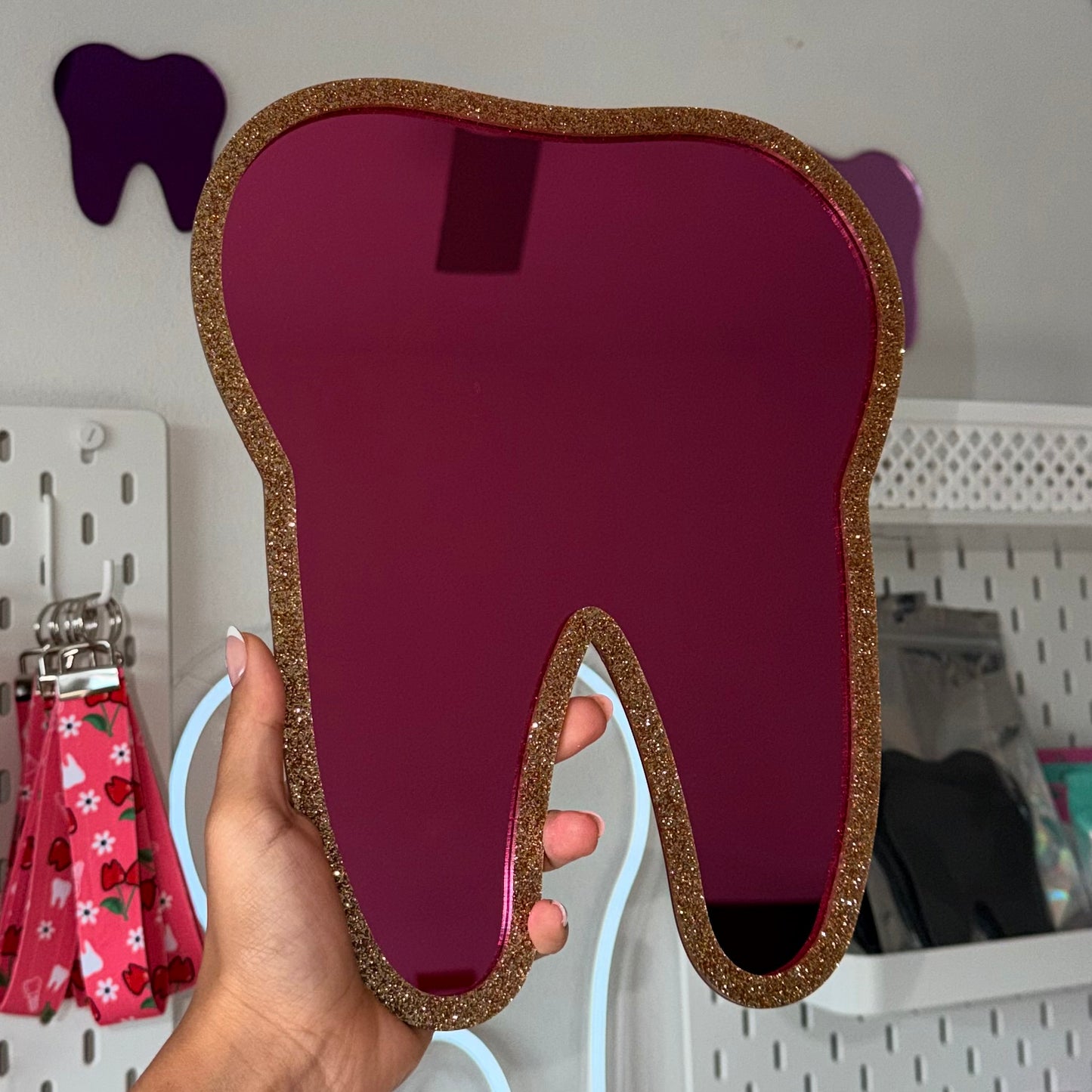 Gold Glitter On Pink Molar 11x9